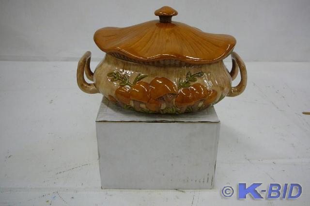 lot 12 image: Decorative mushroom pot   Sold...
