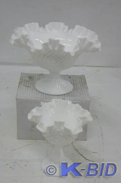 lot 20 image: 2 glass decorative dishes   Sold a...