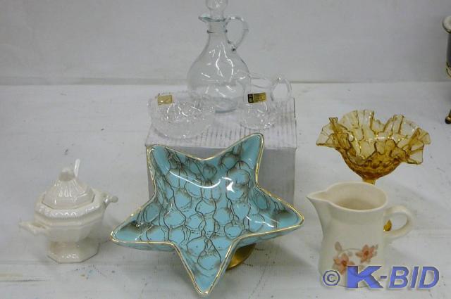 lot 21 image: Miscellaneous glass ware   Sold as...