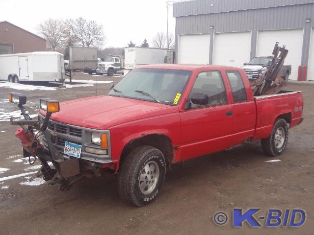lot 1 image: 1994 Chevrolet Cheyenne 2500 Extend...
