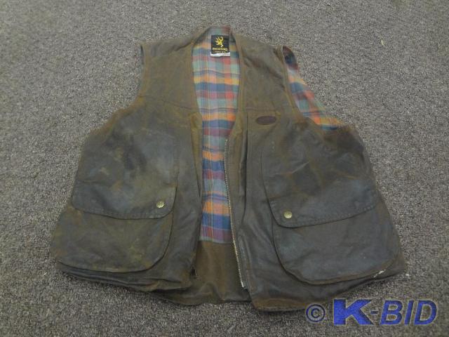 lot 18 image: Browning Size Large Leather Hunting...