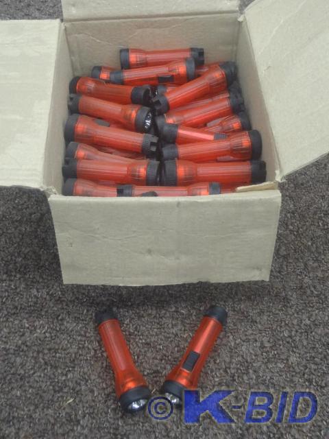 lot 20 image: Box Of (75) Mini Flashlights