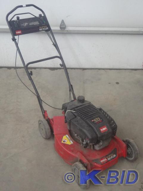 lot 24 image: Toro Super Recycler 3-Speed 21 Mow...