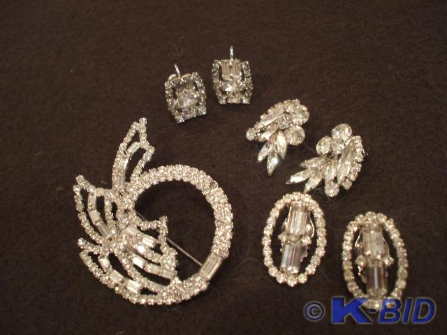 Elegant and classy, clear rhineston...