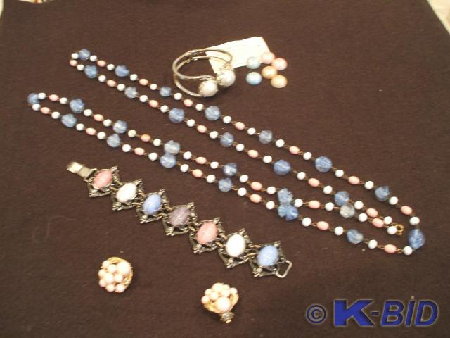 A patented Pick a Pearl magnetic in...