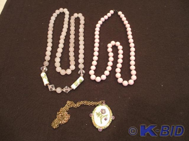 Glass bead necklace, a pink bead ne...