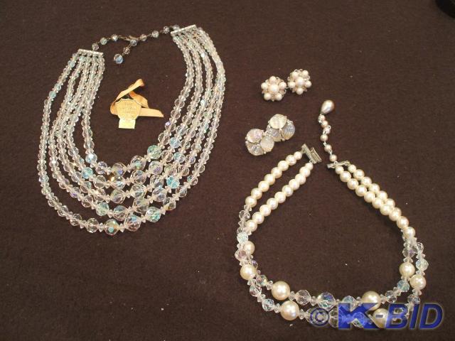 The Crown Jewel Look crystal neckla...