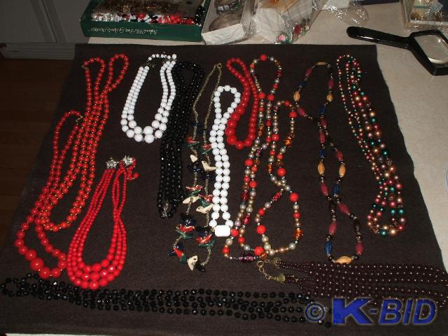 13 necklaces. Long and short lenght...