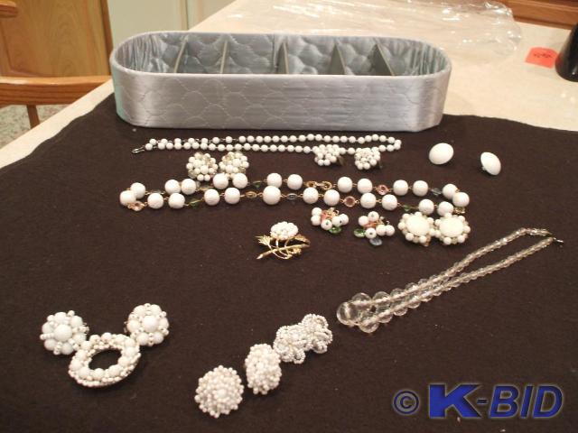 A Hobe pin and earring set.&nbsp 2...