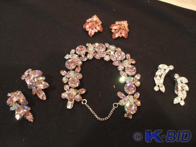 Vintage Weiss Jewelry.&nbsp Includ...