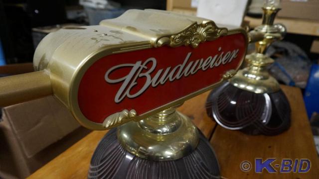 lot 31 image: Very nice Budweiser Pool Light. Bea...