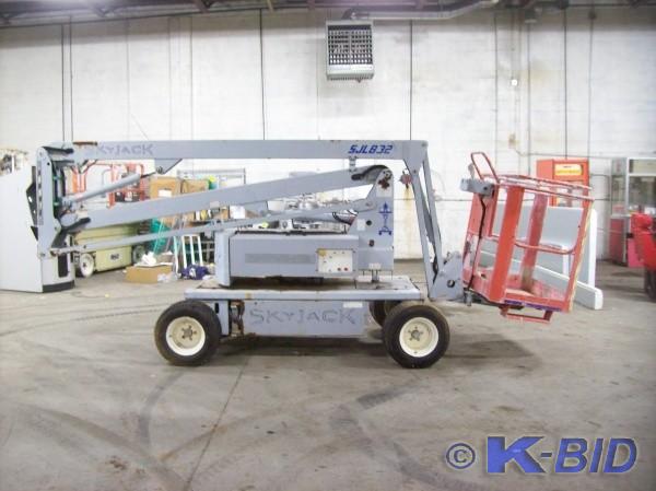 SkyJack SJLB32 Articulated Boom Li...
