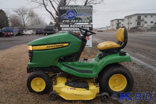 lot 1 image: 2009 John Deere x340 lawn tractor 2...