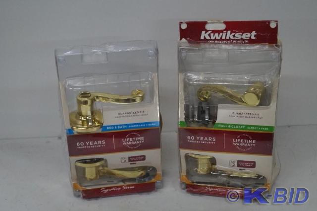 lot 25 image: 2 Piece Kwikset Polished Brass Leve...