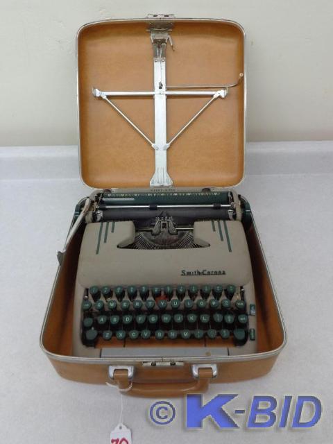 lot 70 image: Old Type Writer With Carry Case Smi...