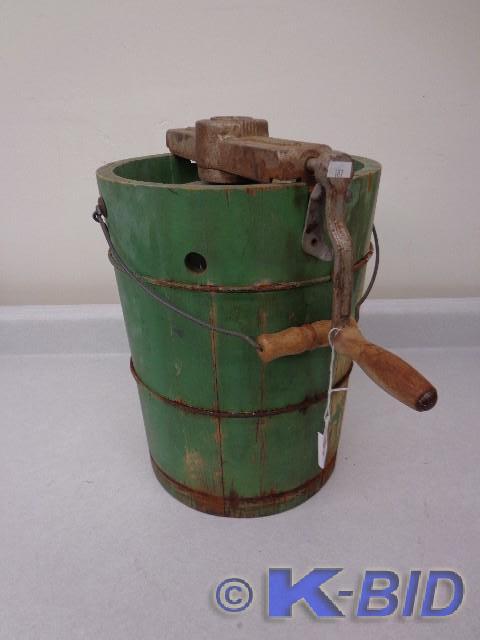 lot 82 image: Old Fashioned Crank Handle Ice Crea...