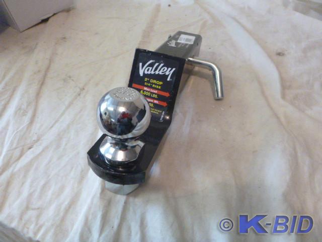 Valley 2 Receiver Hitch with 2 Ba...