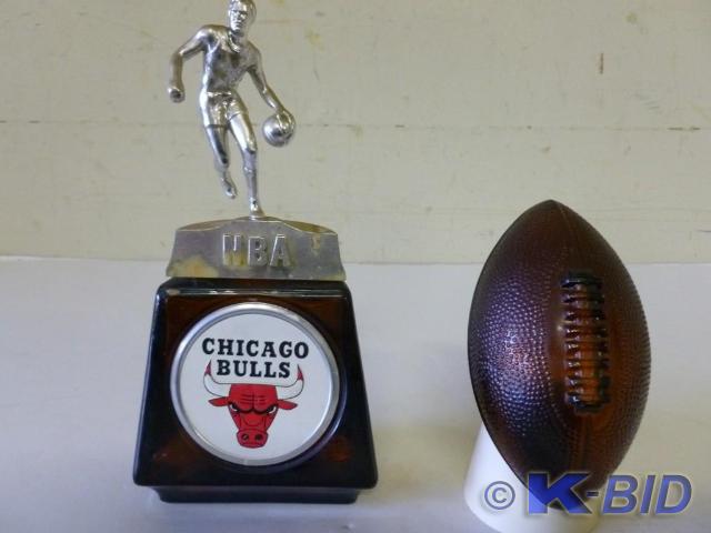 Lot of two collectible Avon cologne...