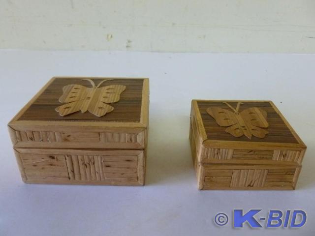 Lot of two Native Philippines woode...