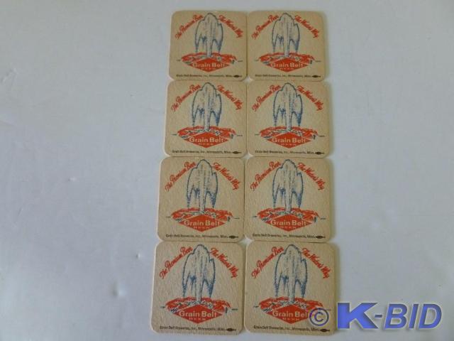 Lot of eight vintage Grain Belt dou...