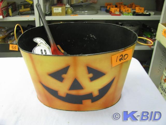 lot 120 image: halloween tin and contents