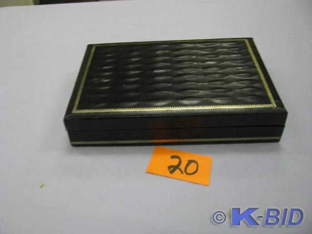 lot 20 image: jewelry box with jewelry see photos...