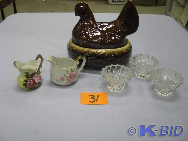 lot 31 image: large brown chicken, two cream pitc...