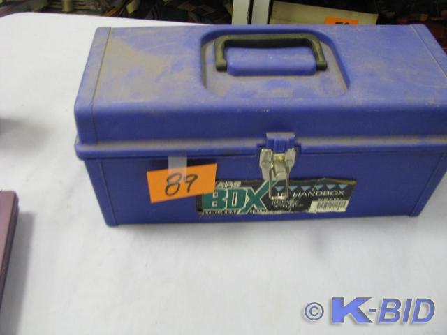 lot 89 image: tackle box with muskie and pike lur...