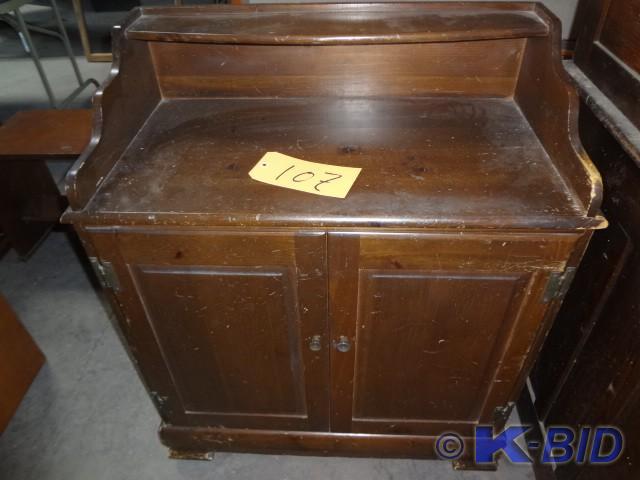 Small Hutch