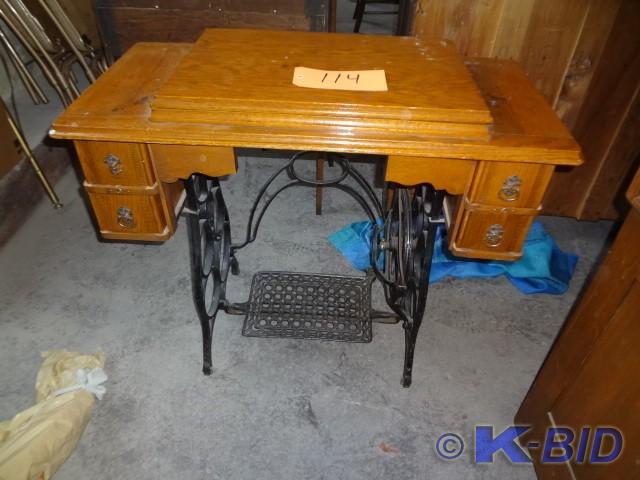 Sewing Machine, Winsor B, Nice Case