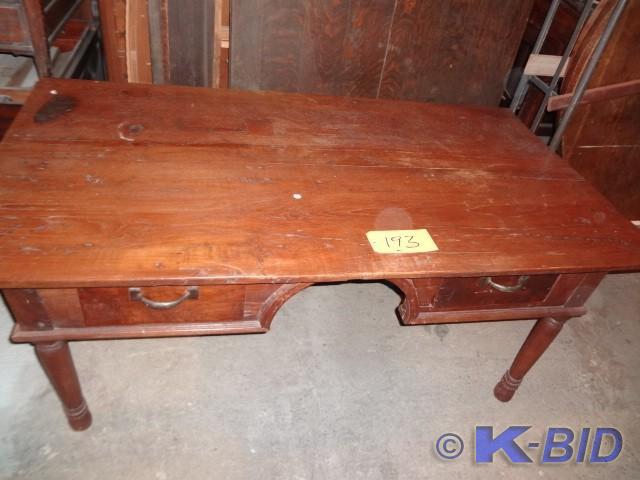 Large deskHarvest Table
