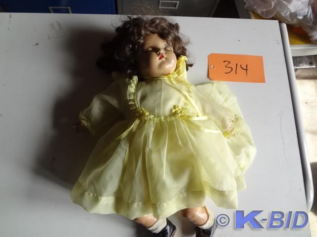 Old Madame Alexander, eyes work, Co...