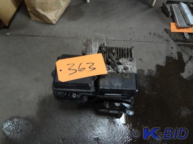 5 hp Briggs and Stratton, runs