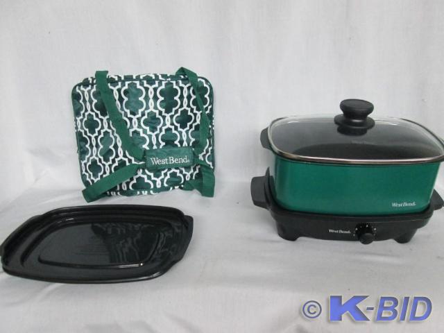 lot 21 image: West Bend 5qt Slow Cooker w Insula...