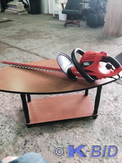 lot 7 image: Black and Decker Hedgehog corded he...