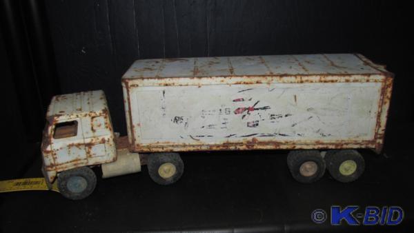 22 tin Semi - Tractor trailer , a...