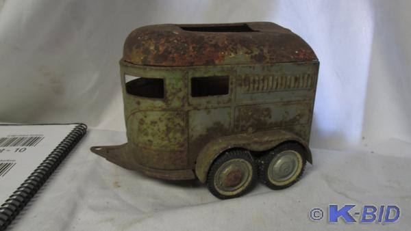 tin two horse trailer , assumed to ...