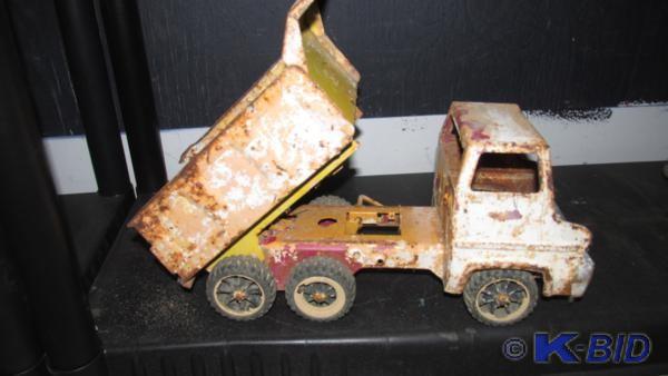 12 dump truck, assumed to be TONKA...