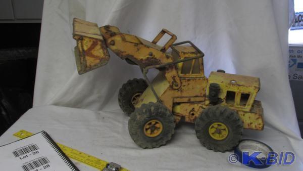 Large scoop tractor -payloader, ass...