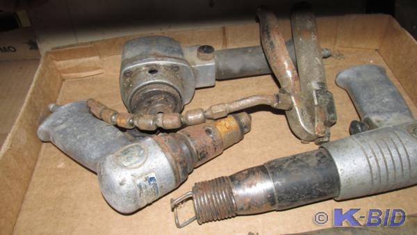 Assortment of pneumatic tools -unte...