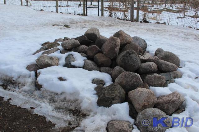 lot 132 image: Lot of (75) Decorative Boulders
