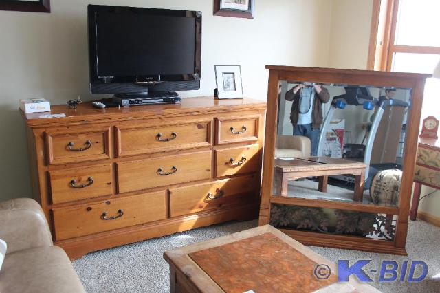 lot 141 image: Wooden, 8-Drawer Dresser with Mirro...