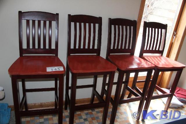 lot 143 image: Lot of (4) Bar Chairs, 17 12 W x ...
