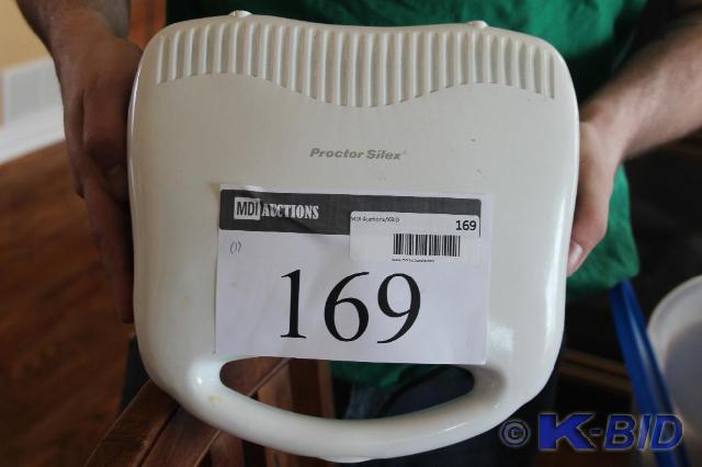 lot 169 image: Proctor Silex, Waffle Iron, Model# ...