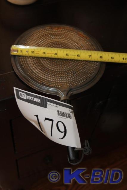 lot 179 image: Gas Stove Pot Simmering Utensil - 8...