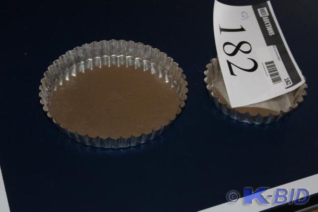 lot 182 image: Lot of (2) Tin Trays