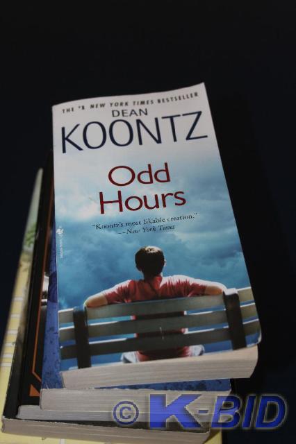 lot 193 image: Lot of (5) Books Dean Kootz Odd H...