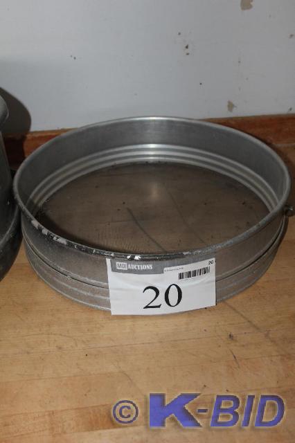lot 20 image: Mixing Bowl Sifter