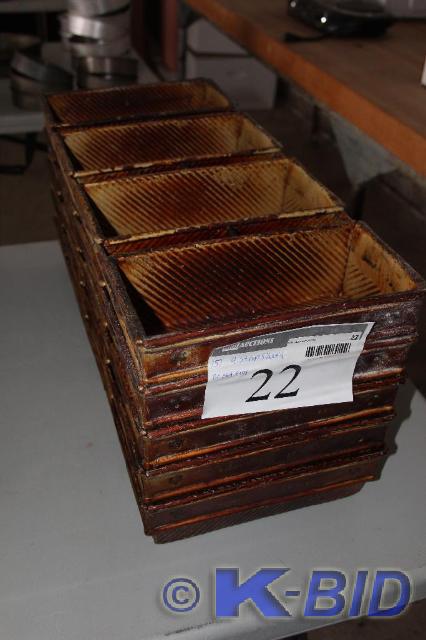 lot 22 image: Lot of (15) 4-Strap Bread Pans, 9 1...