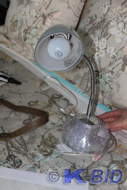 lot 224 image: Flexible, Counter-top Reading Lamp